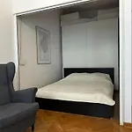 Charming Apartment At Old Town