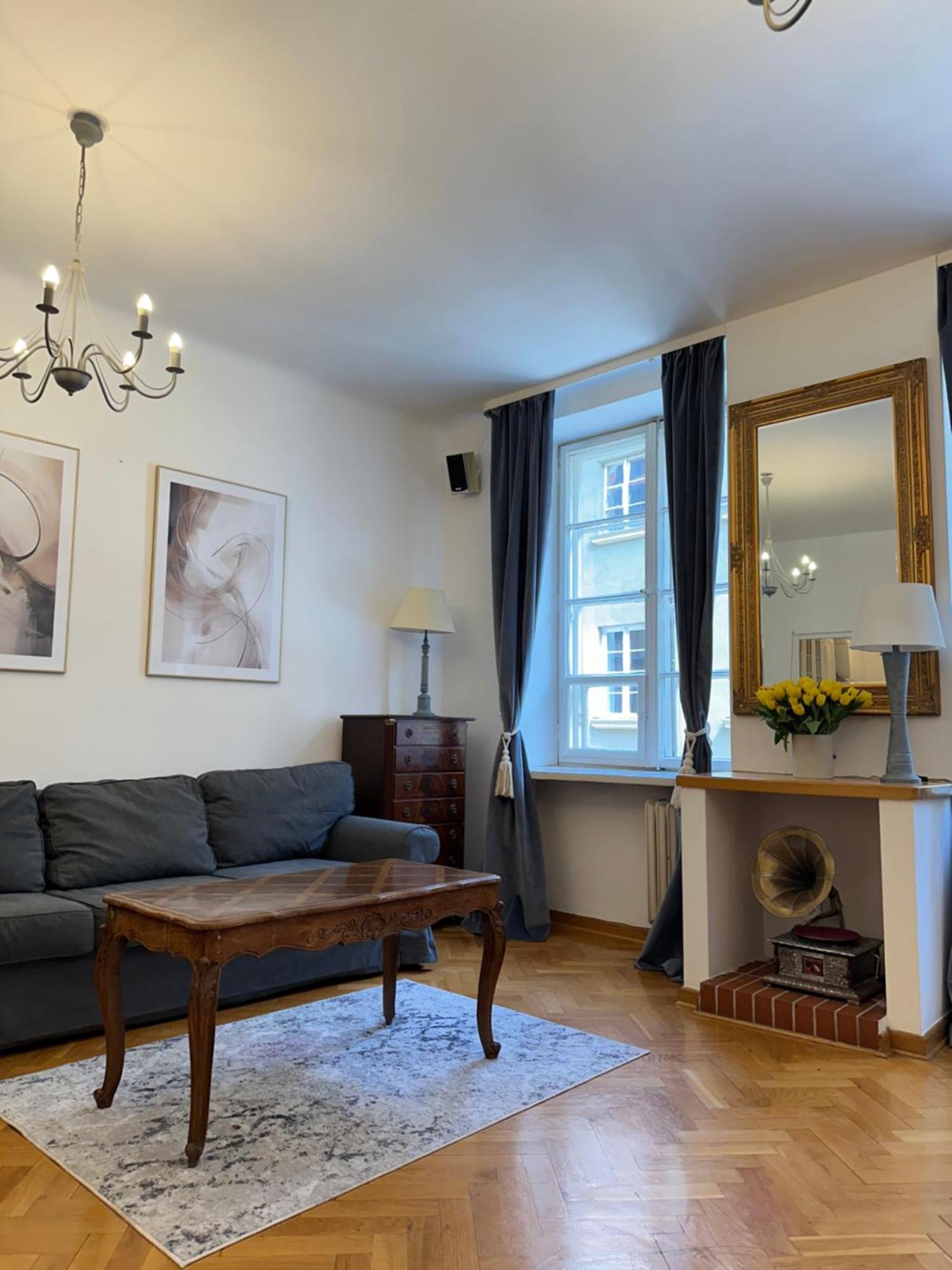 Charming At Old Town Apartament